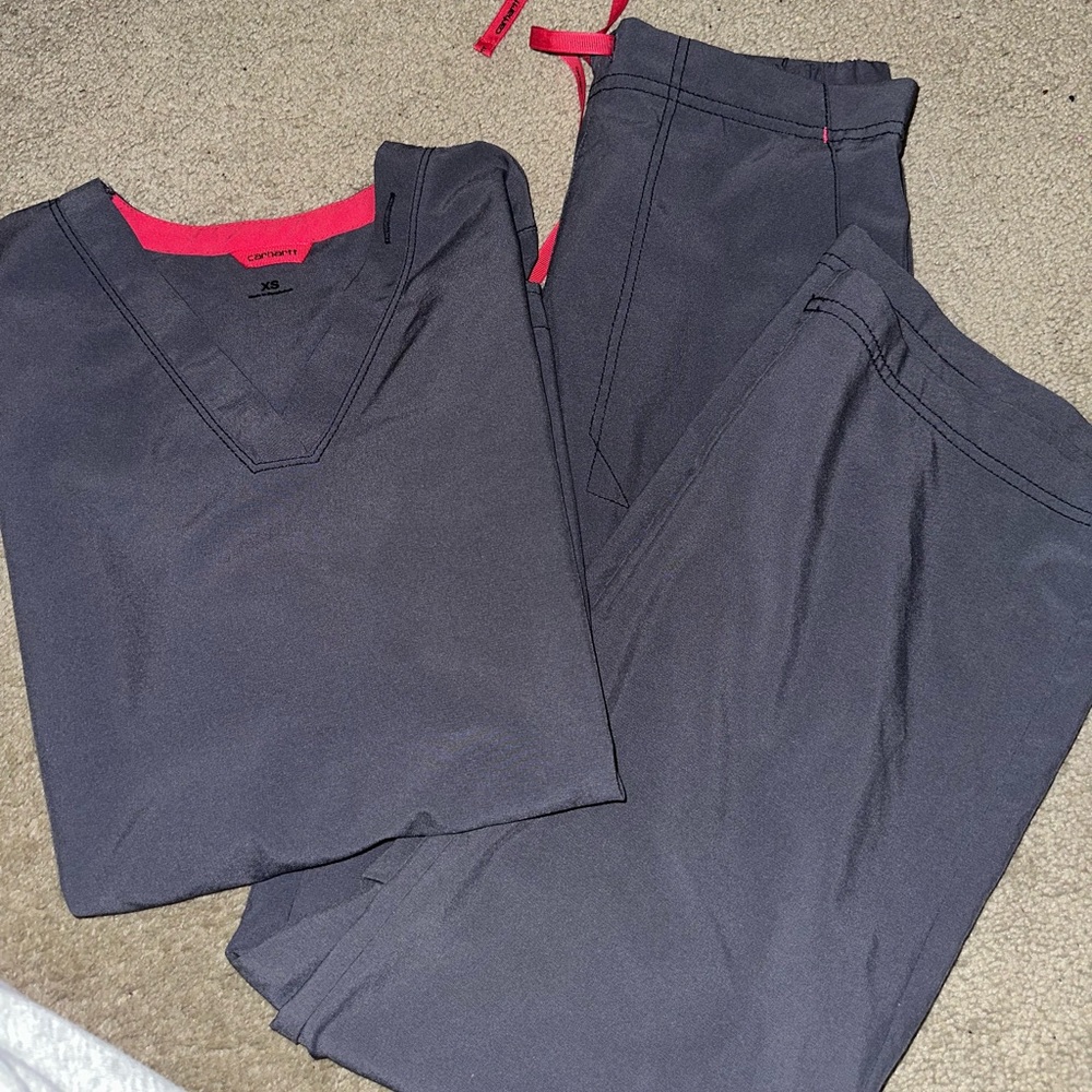 Carhartt woman scrubs